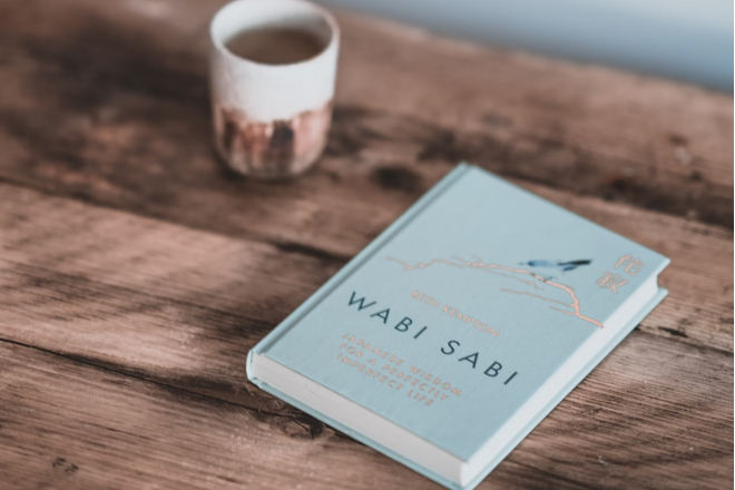 Zo style je jouw woonkamer in wabi sabi stijl