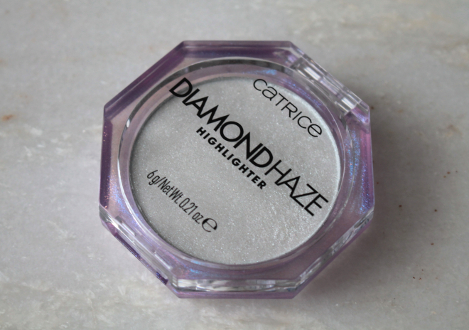 Catrice Diamond Haze – 010 Gimme glitter highlighter